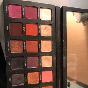 URBAN DECAY BORN TO RUN PALETTE